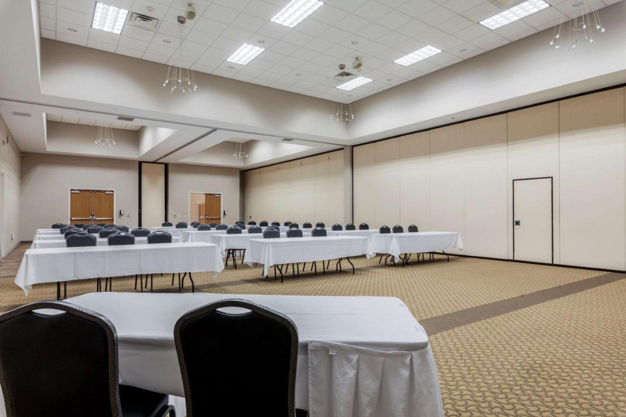 Comfort Suites Johnson Creek Conference Center Exteriör bild