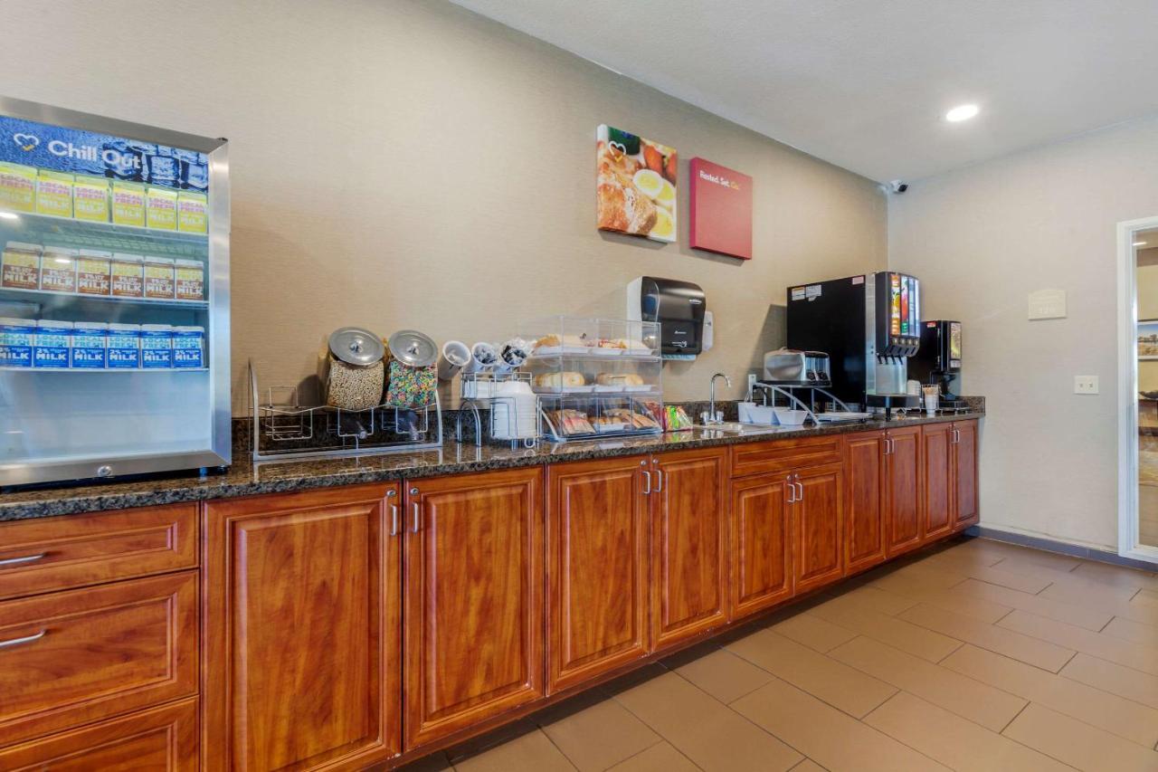 Comfort Suites Johnson Creek Conference Center Exteriör bild