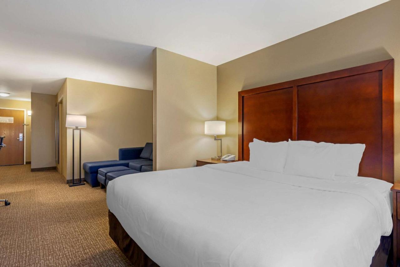 Comfort Suites Johnson Creek Conference Center Exteriör bild